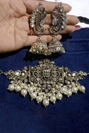 Stones Studded & Beaded Jewellery Set