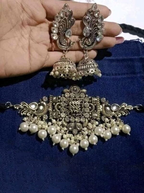 Stones Studded & Beaded Jewellery Set