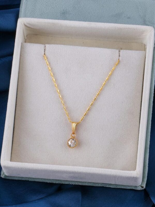 Sangria Gold-Plated Artificial Stones Studded Circular Pendant With Chain