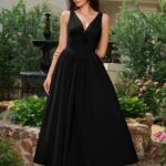 TRAQUILA V-Neck Maxi Dress