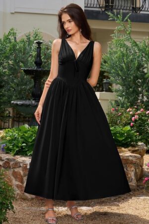 TRAQUILA V-Neck Maxi Dress