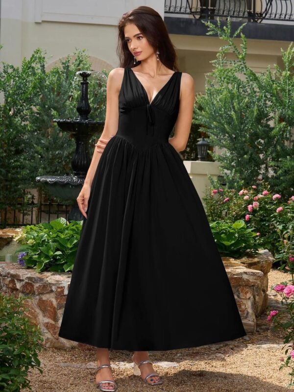 TRAQUILA V-Neck Maxi Dress