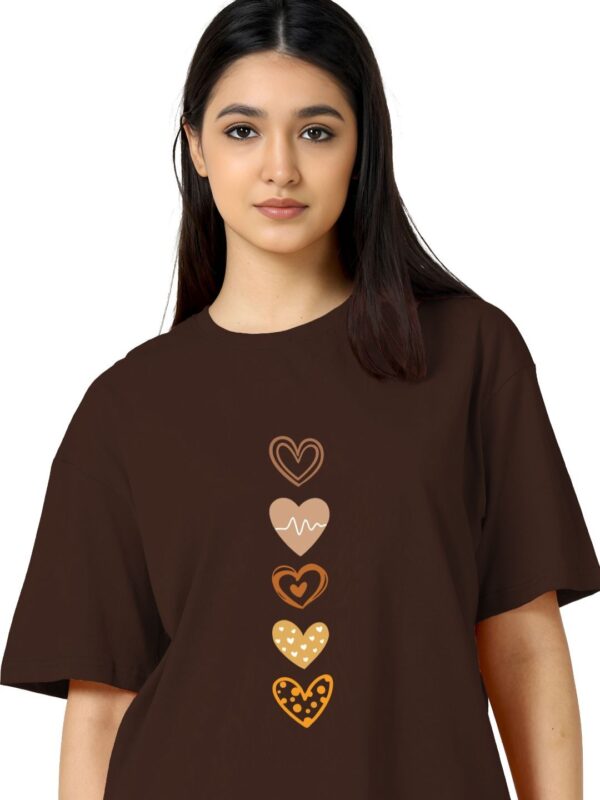 Women Printed Pockets T-shirt - Image 3