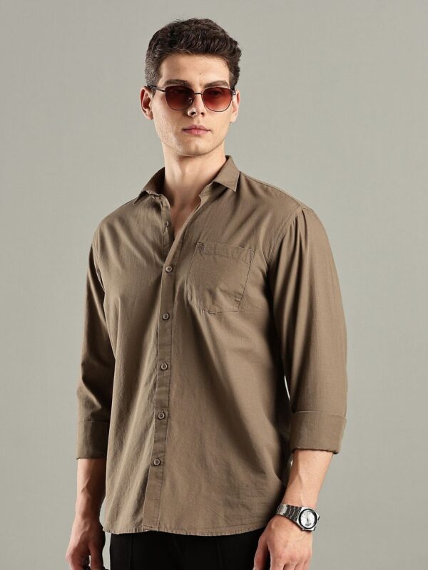 Brown Solid Regular Fit Spread Collar Casual Shirt